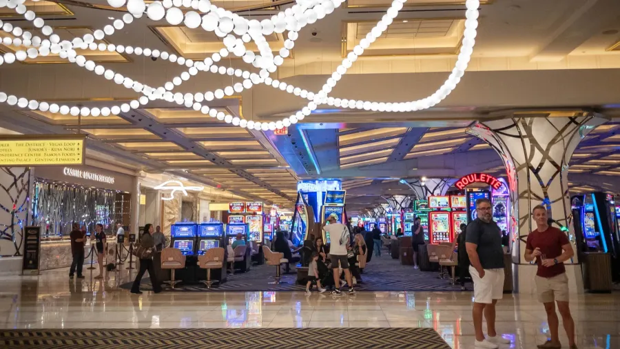 picture of slot machines in the casino of resorts world