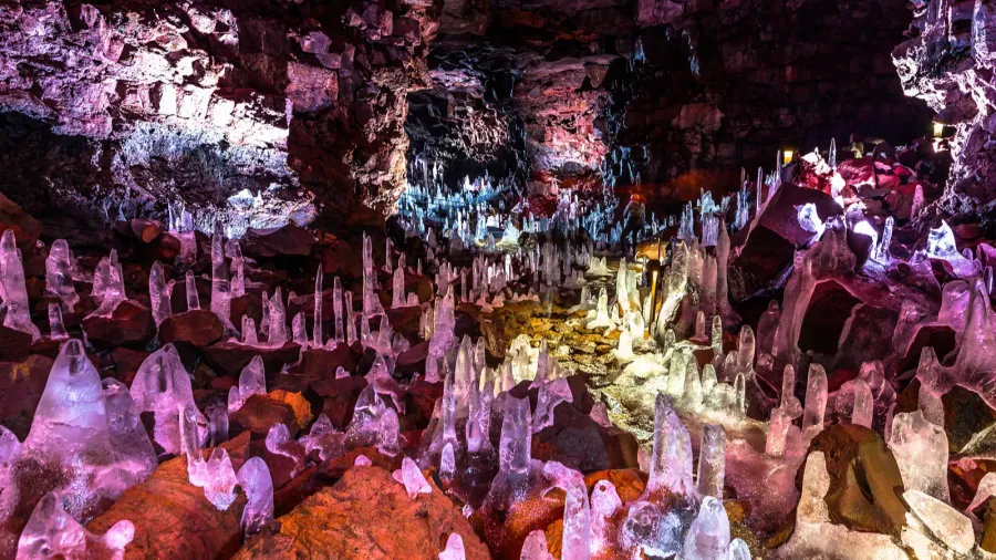 raufarholshellir  may 04 2018 raufarholshellir lava tunnels iceland