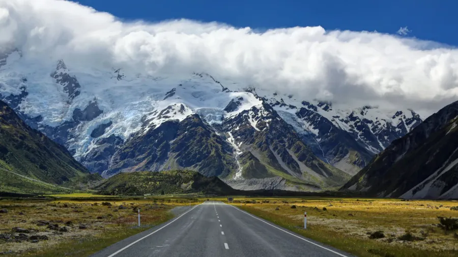 road to mt cook village new zealand