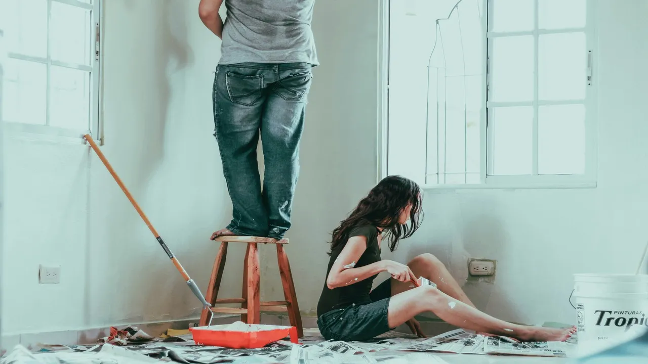 Painting house