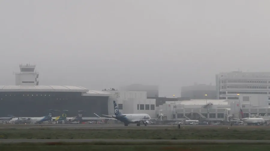 seattle airport in the fog