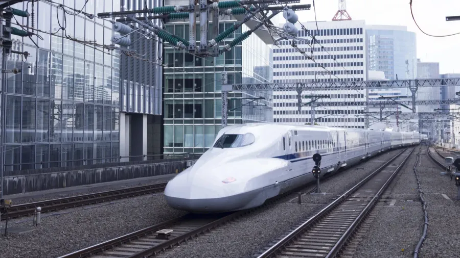 shinkansen high speed train