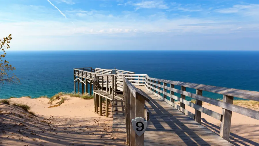 sleeping bear dunes overlook