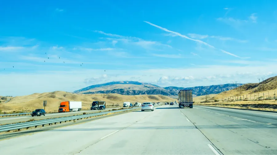 southbound traffic in interstate 5