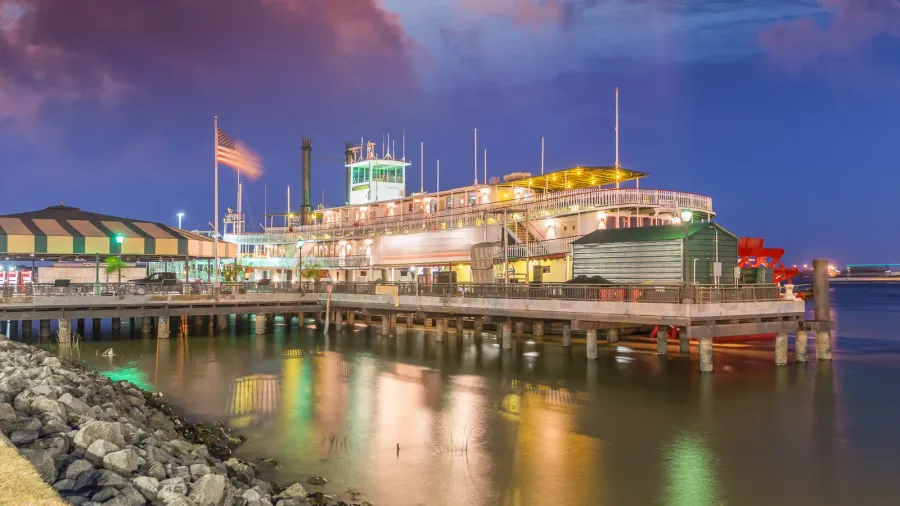 steamboat on missouri river in new orleans