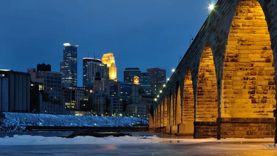 stone arch bridge in minneapolis
