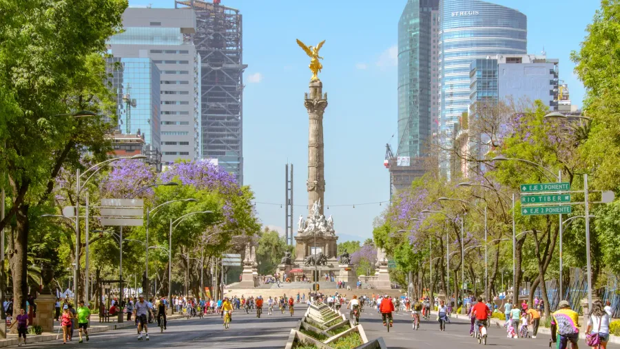 sunday bikers in paseo de la reforma mexico