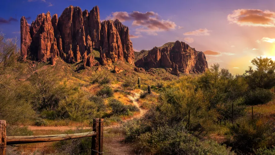 superstition mountains