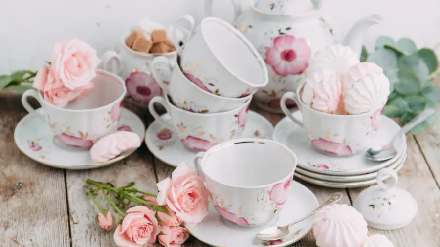 tea set in composition