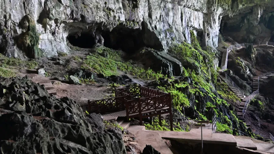 the fairy cave and wind cave of bau sarawak borneo