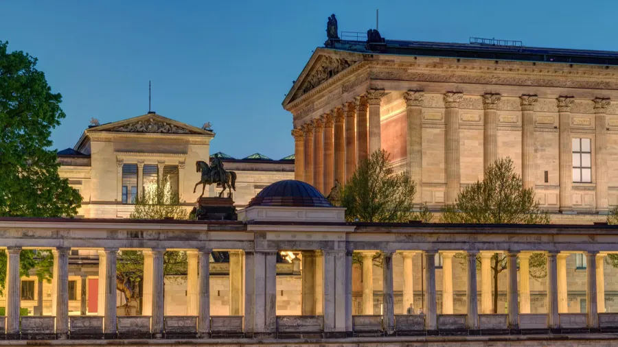 the old national gallery in berlin at night