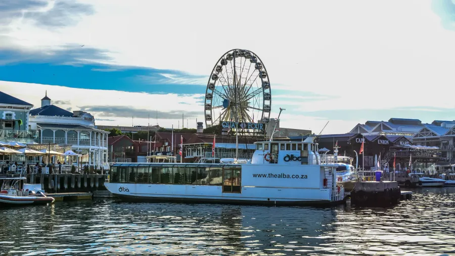 va  victoria and alfred  waterfront harbor with cape