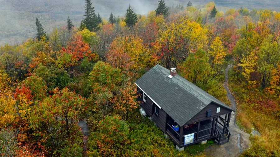 vibrant colors of fall foliage in the adirondack mountains new