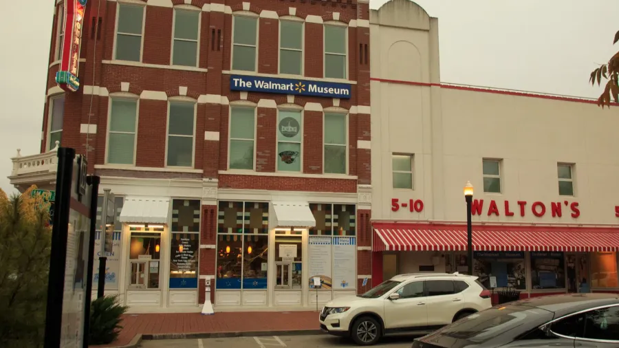 walmart museum and waltons 5 and 10 in bentonville arkansas
