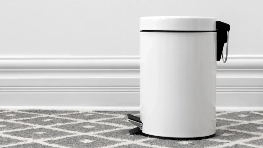 white trash can