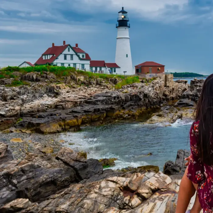 Which U.S. coastal cities are adding tidal flooding alerts to visitor guides