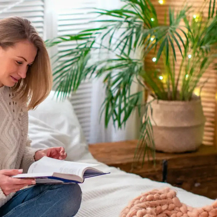 How to Create Festive Reading Nooks in Bedrooms