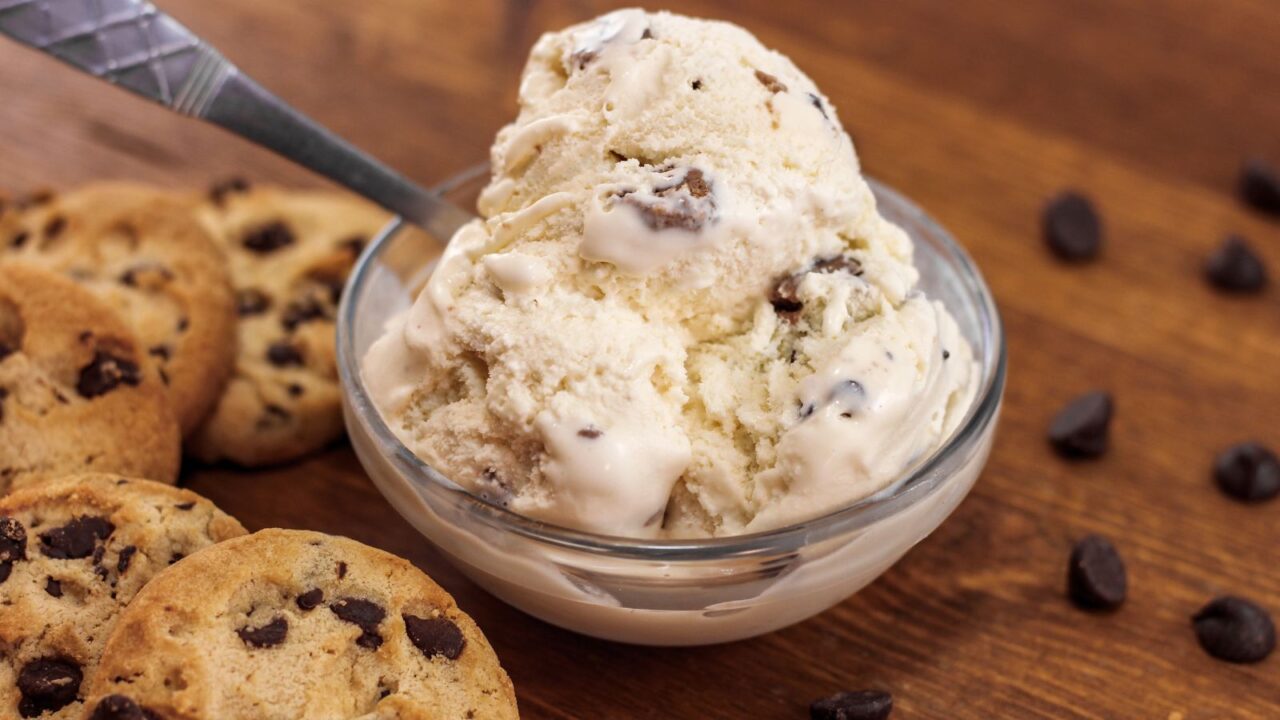 Ice cream and cookies