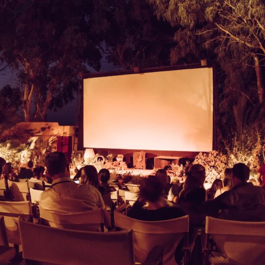 Summer Movie Nights: Setting Up an Outdoor Home Theater