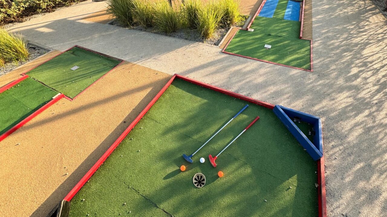 Mini gold course