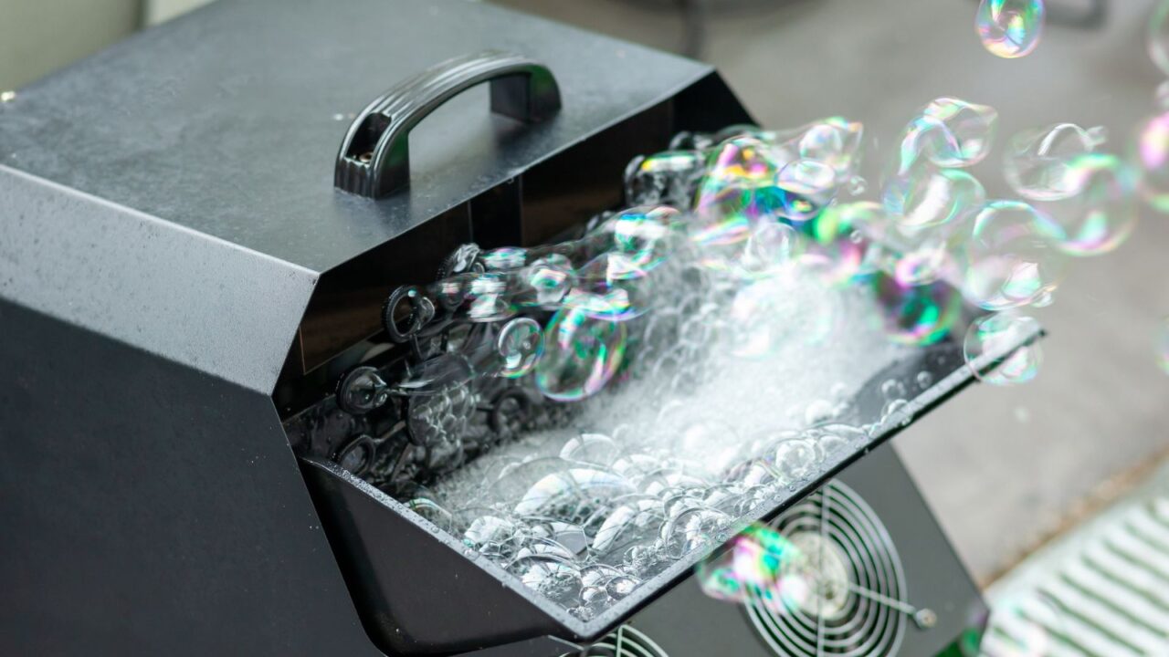 Bubble making machine