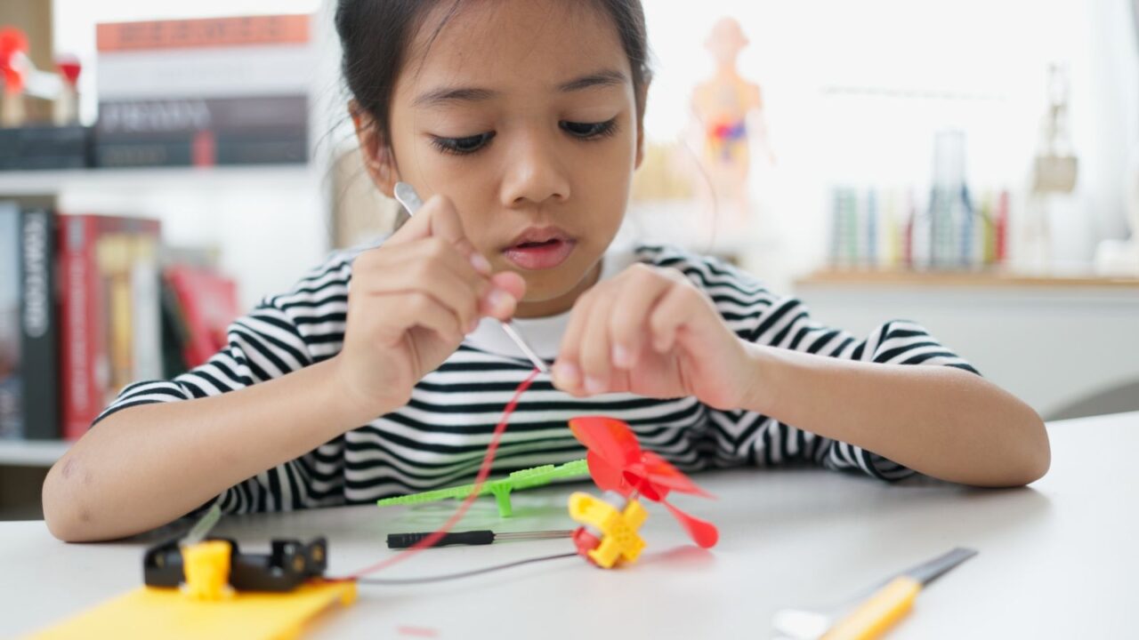 Girls making STEM project