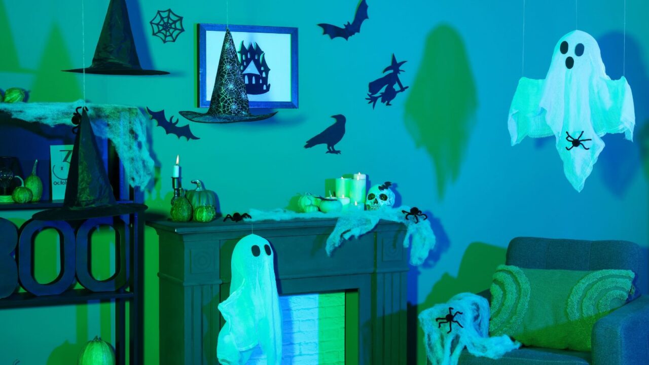 Spooky decorations in a room