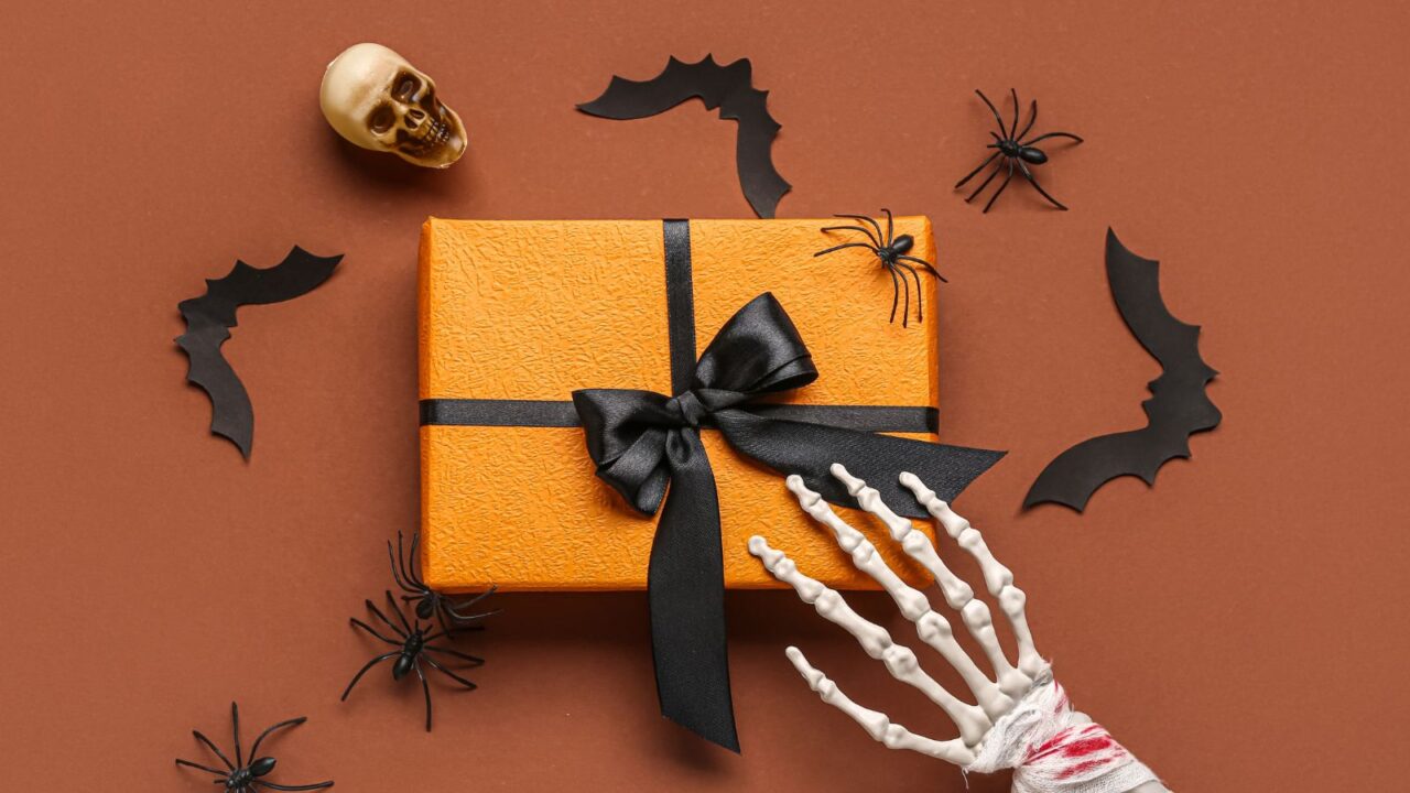 Spooky gift 2361037201