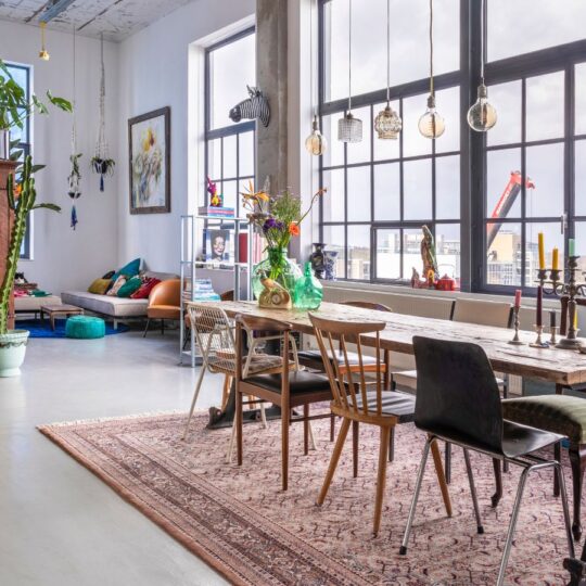 Maximalist or Overdecorated? Signs You’re Doing Too Much