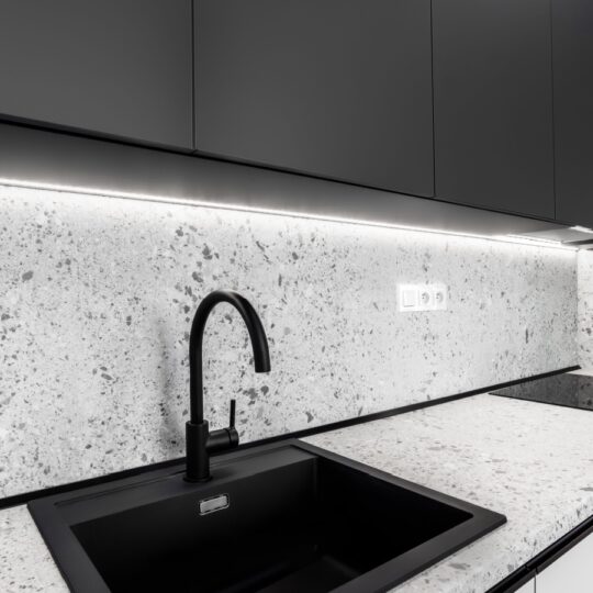 2025’s Top Tile Trends for a Stunning Kitchen Backsplash