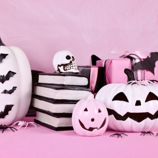 Unveiling the Hottest Halloween Decor Trends