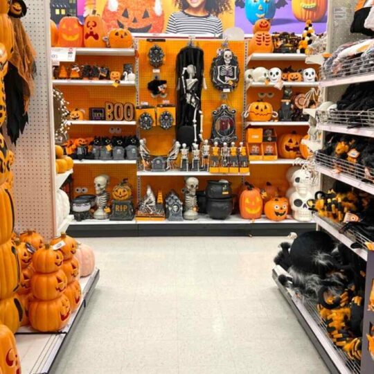 Spooktacular Spots for Halloween Decor