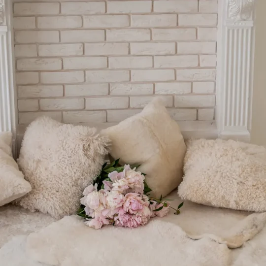 Winter White Decor That Feels Warm, Not Cold