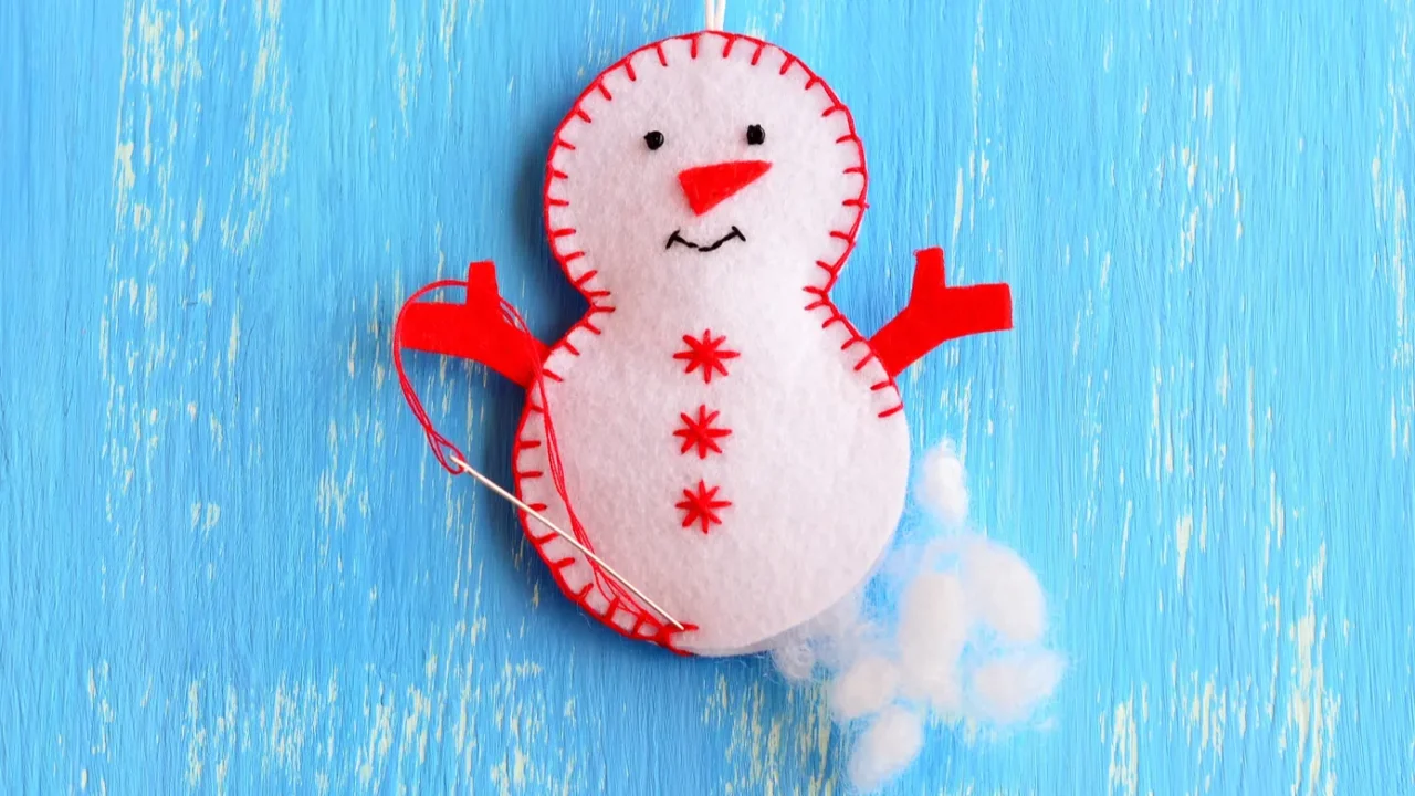 how to make a christmas felt snowman ornament decortion step