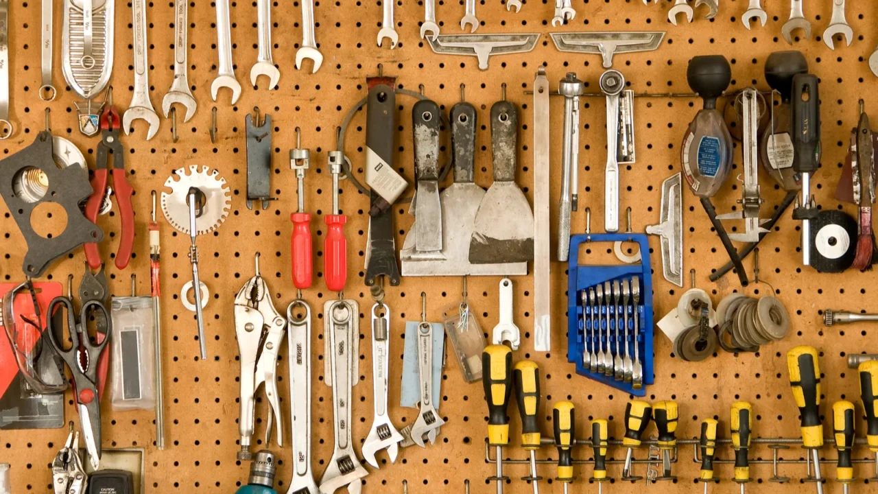 hanging tools