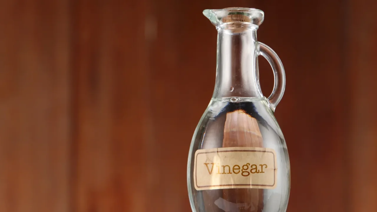 white vinegar in bottle