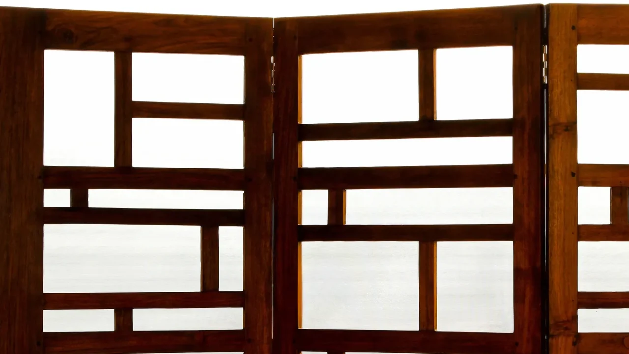 wooden screen