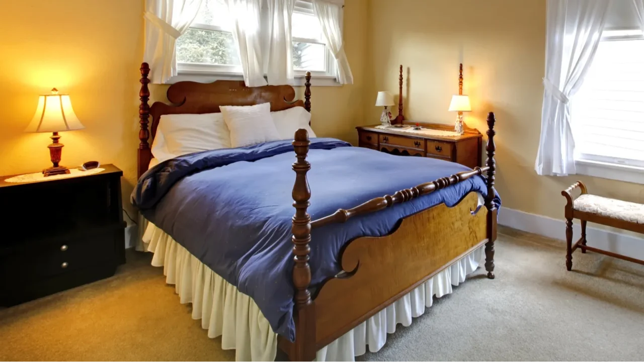 elegant old english style bedroom yellow and blue