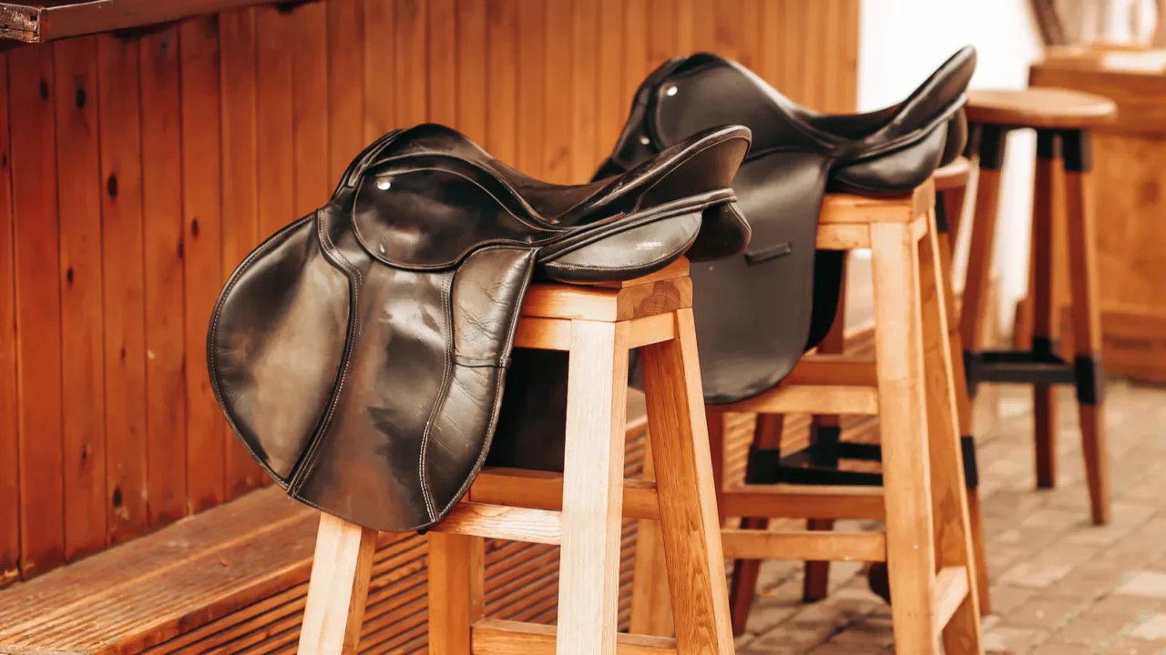 bar counter chairs in the form of horse saddles