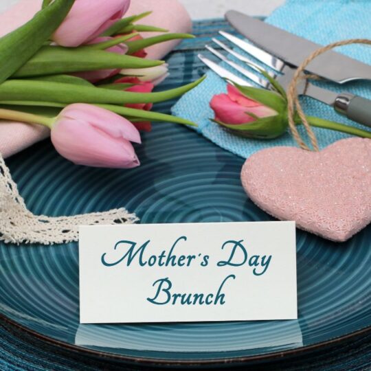 These Mother’s Day Tables Feel Like Love