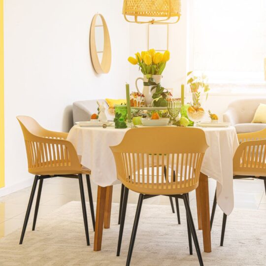 Style a Breakfast Nook For Summer Mornings