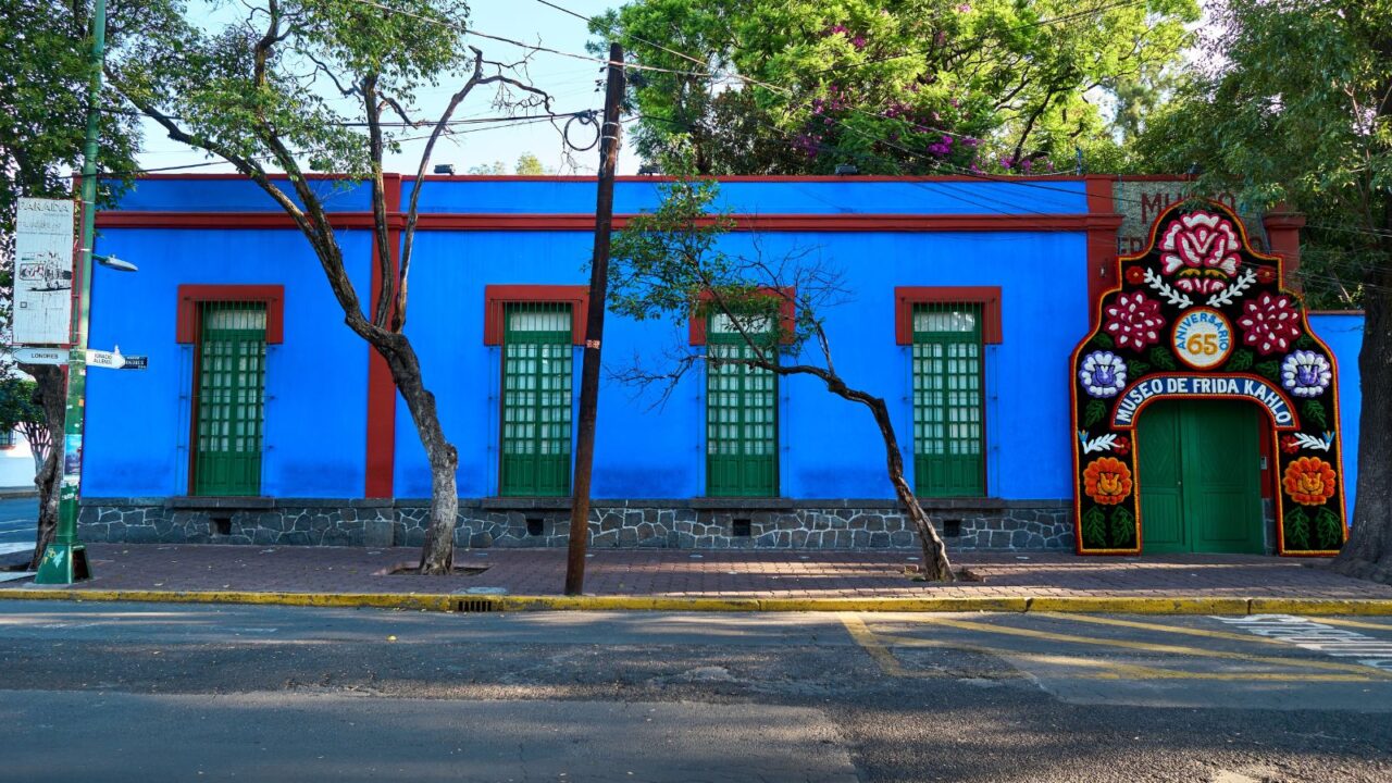 Frida Kahlo Museum aldo know Blue House , historic house and art museum dedicated to the life and work of Mexican artist Frida Kahlo.