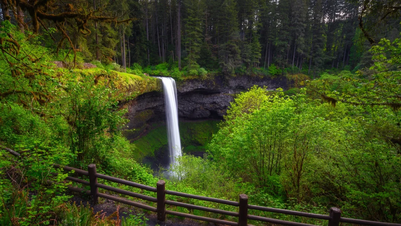 south falls in silver falls state park oregon long exposure