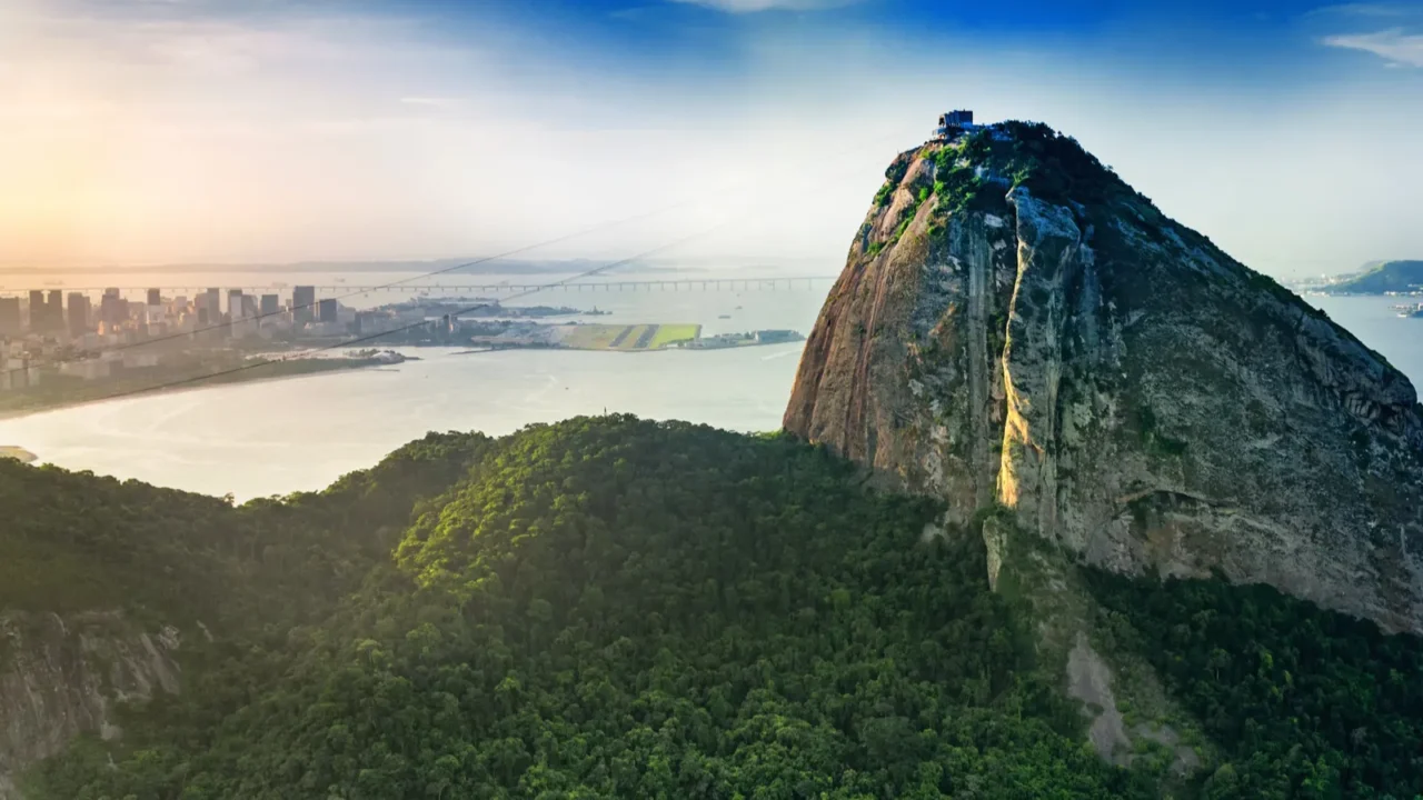 sugarloaf mountain in rio de janeiro
