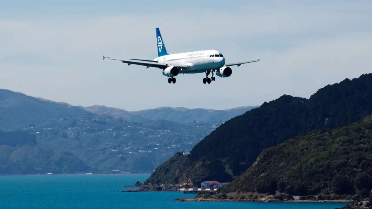 air new zealand plane
