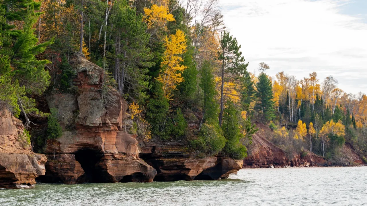apostle islands mainland sea caves along the bayfield peninsula