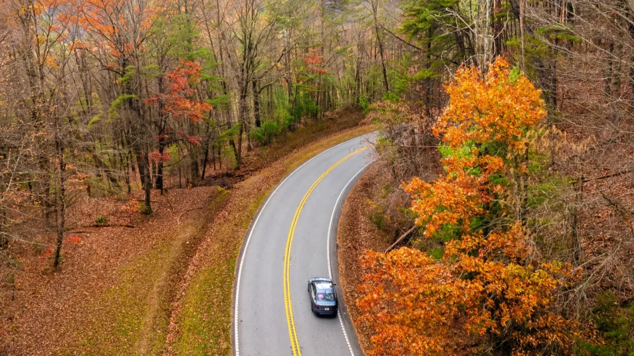 blue ridge parkway in full autumn splendor north carolina mountain