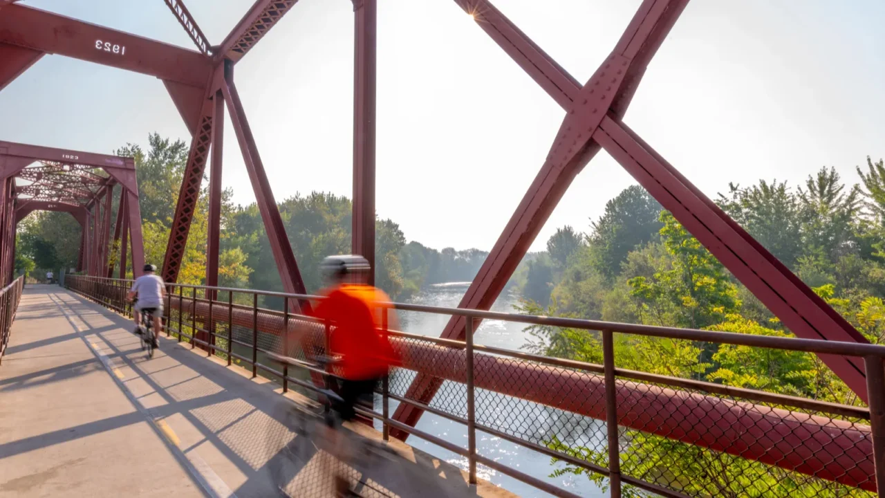 boise river bridge with bikes crossing