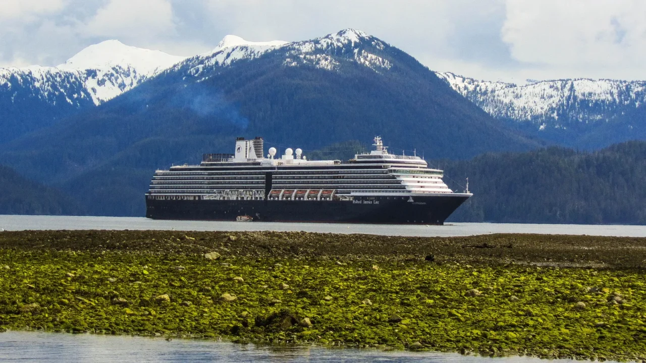 cruise ship