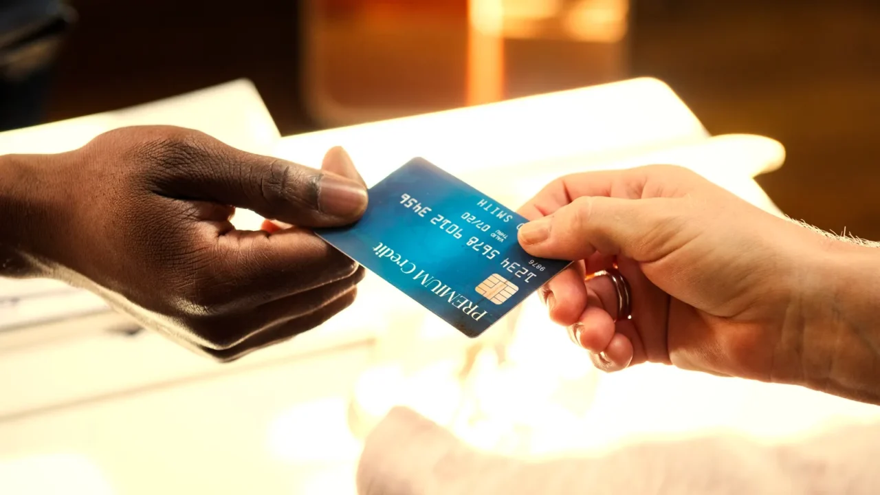 customer paying by credit card